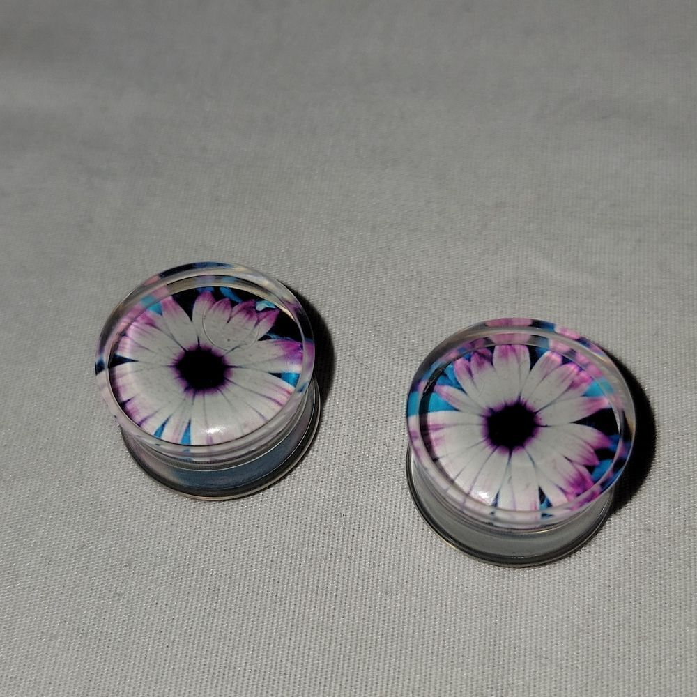 ⅝ plugs 
